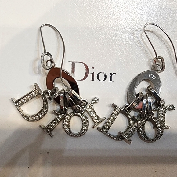 Dior Logo Dangle Earrings - Picture 5 of 5